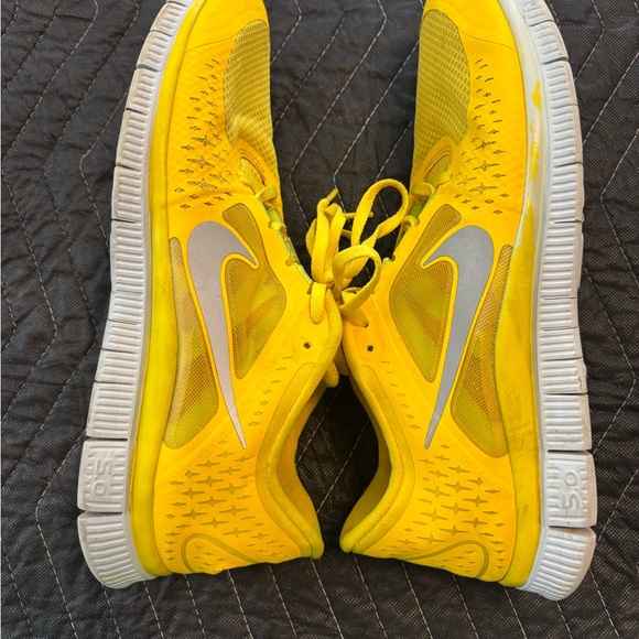 Nike Free Run 3 Men's Yellow and Gray Athletic Shoes - Picture 4 of 10